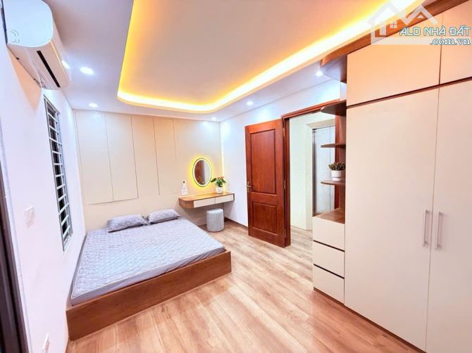 CHỈ 9 TỶ – THANH XUÂN -NHÀ 5 TẦNG THANG MÁY MỚI TINH – FULL NỘI THẤT 5 SAO