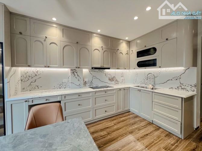 Siêu Hiếm Nhà Đẹp Sát Mặt Phố Khâm Thiên, 38m2 x 6 Tầng thang máy - ngõ nông. 13.8 Tỷ