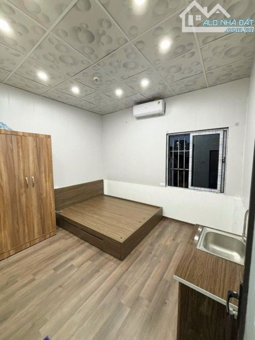 Thịnh Liệt ,diện tích 42/45mT2, 5tầng. MT 3.9m. 13 tỷ Hoàng Mai