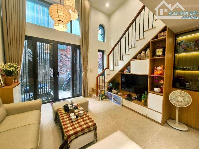 NHỈNH 3 TỶ - NHÀ ÂU CƠ - 52M2 - KIẾN TRÚC SƯ THIẾT KẾ - 10M Ô TÔ TRÁNH - GẦN CHỢ - Ở NGAY