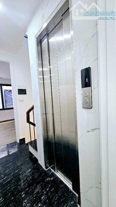 VỊ TRÍ TRUNG TÂM CỦA TRUNG TÂMTHANG MÁY-THOÁNG TRƯỚC SAU - TỔNG 6 NGỦ - FULL NỘI THẤT