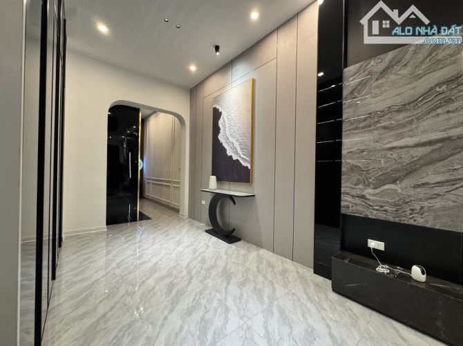 CỦA HIẾM!! MẶT PHỐ VIP THANH XUÂN - PHÂN LÔ Ô TÔ VÀO NHÀ- VỈA HÈ - Ở SƯỚNG KINH DOANH TỐT.