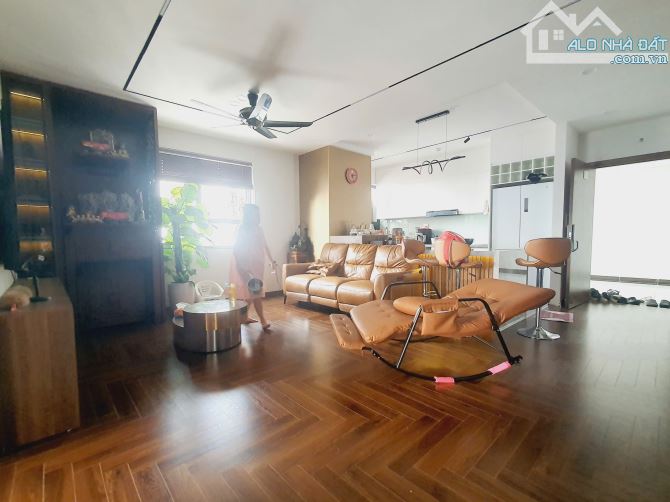 Bán căn hộ cao cấp K35 Tân Mai, 96m2, 3 ngủ, Lô Góc, Full nội thất, giá 9.8 tỷ.