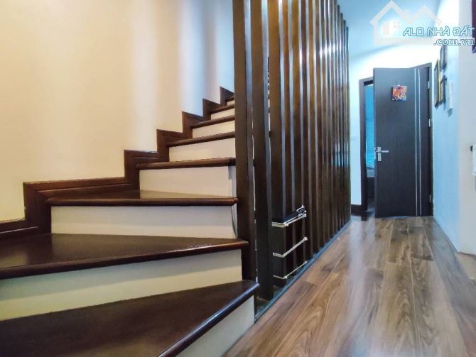 KHU PHÂN LÔ - Ô TÔ TRÁNH - NHÀ ĐẸP 5 TẦNG - GARA Ô TÔ - Ở SƯỚNG - TƯƠNG LAI RA MẶT PHỐ