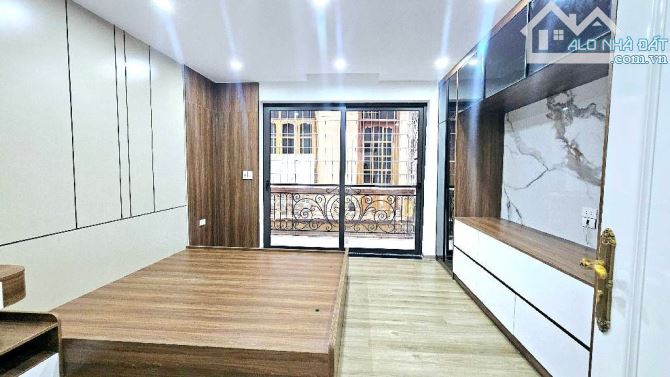 VỊ TRÍ TRUNG TÂM CỦA TRUNG TÂMTHANG MÁY-THOÁNG TRƯỚC SAU - TỔNG 6 NGỦ - FULL NỘI THẤT