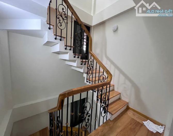 Chính chủ bán siểu phẩm nhà Cấy giấy Thang máy, nhà phân lô ô tô tránh, giá nhỉnh 11 tỷ