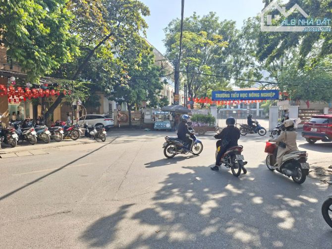 Bán CCMN phố Trâu Qùy - Dòng tiền mỗi năm 240 triệu - DT 99 m2 - giá 14,5 tỷ - 6