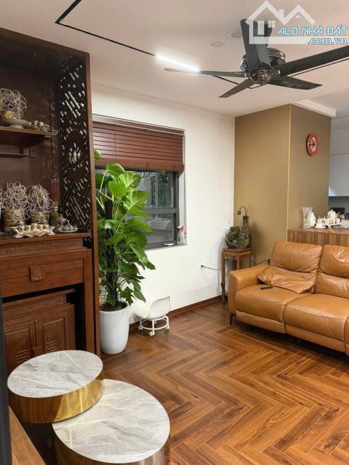 Bán căn hộ cao cấp K35 Tân Mai, 96m2, 3 ngủ, Lô Góc, Full nội thất, giá 9.8 tỷ.