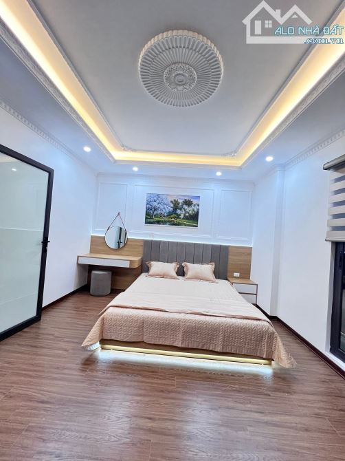 BÁN NHÀ VÕ CHÍ CÔNG CẦU GIẤY DT 60M 6 TẦNG THANG MÁY FULL NỘI THẤT Ở LUÔN 14.5 TỶ