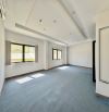 Cho thuê văn phòng 50m² chuyên nghiệp, miễn phí 10 chỗ để xe, 2 cửa sổ lớn