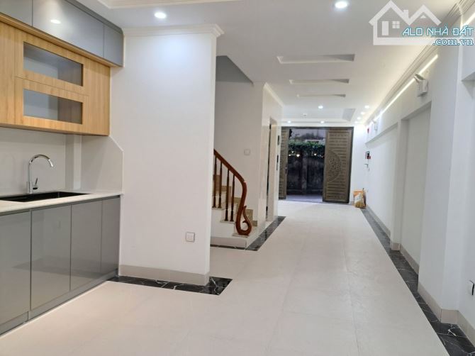 Bán nhà phố Khương Đình 55m² x 6 tầng – Thang máy – Ở & cho thuê – Giá 13.5 tỷ