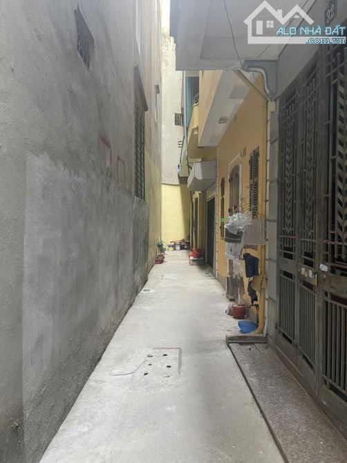 Bán gấp nhà Đường Láng siêu rẻ giá đầu tư, 7,6 tỷ, 36m2, 4PN, 3WC, 4 tầng, mặt tiền 5m