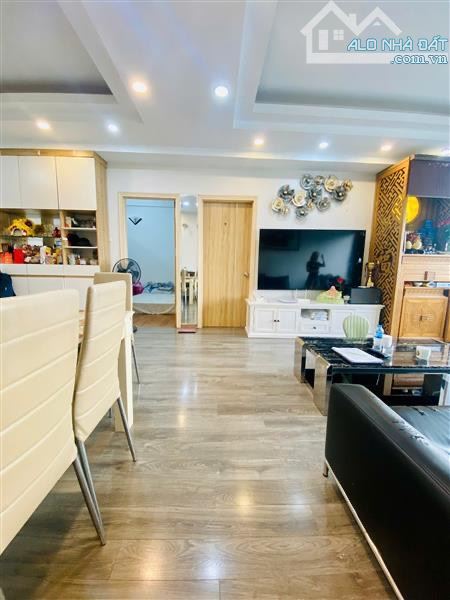 BÁN GẤP CĂN HỘ 3 PN LẠC TRUNH HAI BÀ TRƯNG -105M2-8,2 TỶ TẶNG NỘI THẤT