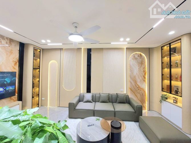 BÁN GẤP SIÊU PHẨM THÁI HÀ - 38M x 7T - THANG MÁY - NHÀ MỚI KINH KOONG - Ô TÔ ĐỖ SÁT CỬA