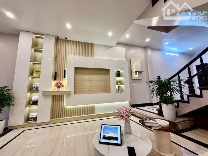 Siêu phẩm đón tết! Bán Nhà Minh Khai, D.tích 55m2, nhà mới, 15m ra ô tô, giá chốt bất ngờ