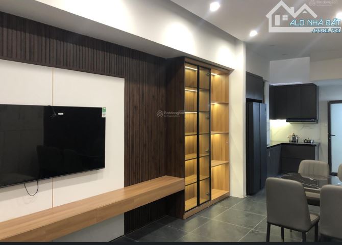 Hiếm! Chính chủ bán nhà Nghi Tàm 35m x 4T phân lô 10m ô tô tránh full nội thất giá 10.9 tỷ