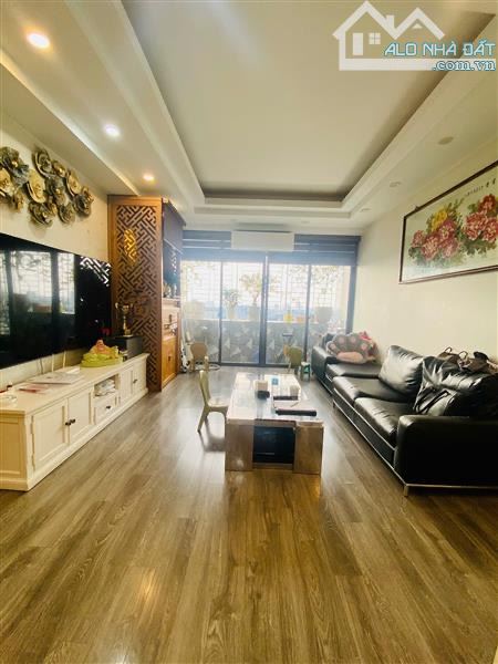 BÁN GẤP CĂN HỘ 3 PN LẠC TRUNH HAI BÀ TRƯNG -105M2-8,2 TỶ TẶNG NỘI THẤT