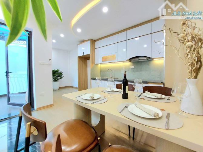 BÁN GẤP SIÊU PHẨM THÁI HÀ - 38M x 7T - THANG MÁY - NHÀ MỚI KINH KOONG - Ô TÔ ĐỖ SÁT CỬA