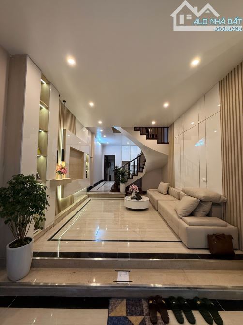 Siêu phẩm đón tết! Bán Nhà Minh Khai, D.tích 55m2, nhà mới, 15m ra ô tô, giá chốt bất ngờ