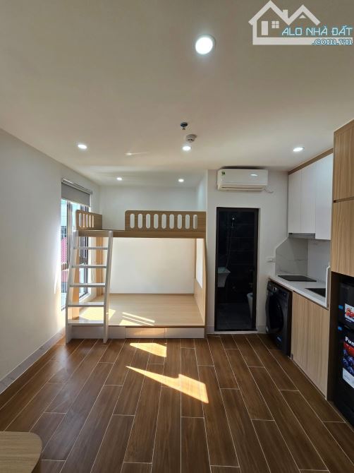 Mặt phố KHÚC THỪA DỤ - Cầu Giấy .. 36m mặt tiền 4m vỉa hè LÔ GÓC 7 tầng thang máy 30 tỷ