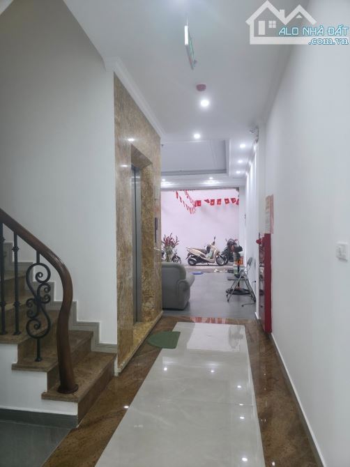 Dòng tiền NGUYỄN KHÁNH TOÀN - Cầu giấy .. 90m 7 tầng mt 6,5m kinh doanh 17 phòng 24 tỷ