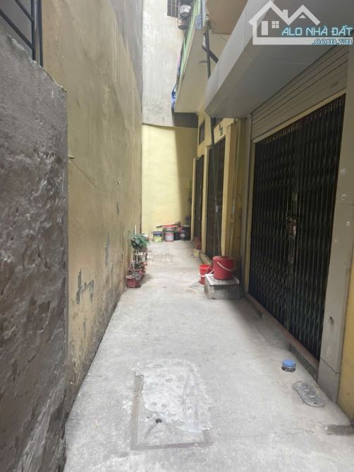 Bán gấp nhà Đường Láng siêu rẻ giá đầu tư, 7,6 tỷ, 36m2, 4PN, 3WC, 4 tầng, mặt tiền 5m