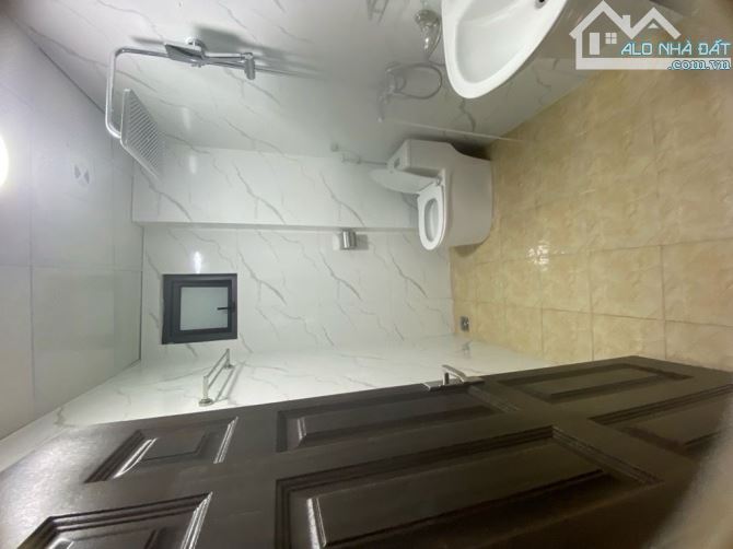 BA BƯỚC RA PHỐ, TRẦN KHÁT CHÂN 46M 5 TẦNG 7TỶ, NHÀ ĐẸP Ở NGAY, SỔ VUÔNG KHÔNG LỖI LẦM