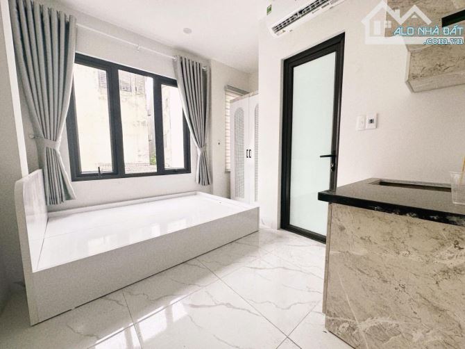 Dòng tiền NGUYỄN KHÁNH TOÀN - Cầu giấy .. 90m 7 tầng mt 6,5m kinh doanh 17 phòng 24 tỷ