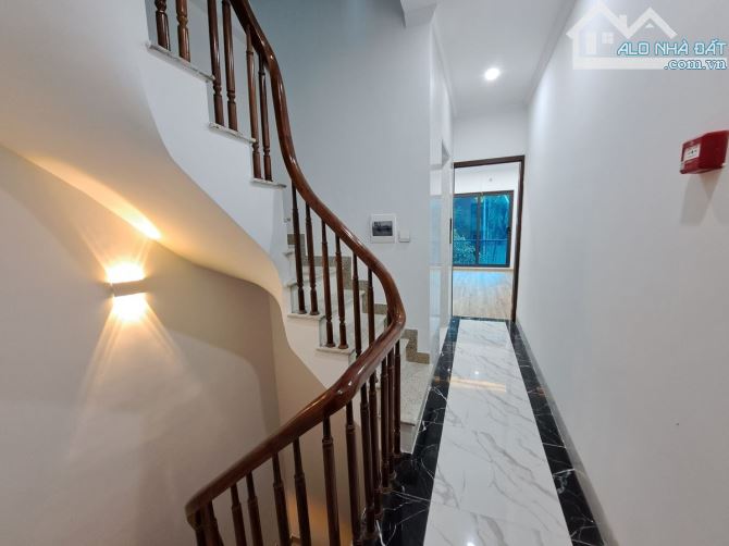 Bán nhà phố Khương Đình 55m² x 6 tầng – Thang máy – Ở & cho thuê – Giá 13.5 tỷ