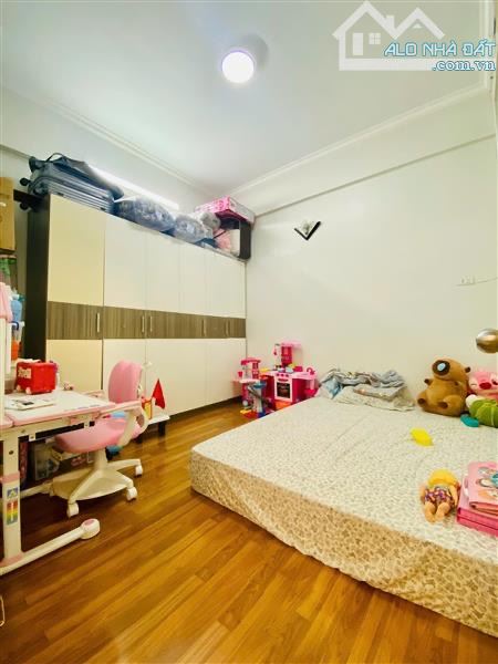 BÁN GẤP CĂN HỘ 3 PN LẠC TRUNH HAI BÀ TRƯNG -105M2-8,2 TỶ TẶNG NỘI THẤT