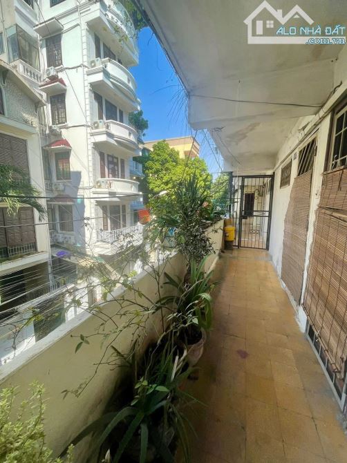 Nhỉnh 4 tỷ Tập thể Kim Liên , Đống Đa, Tầng 3, sổ to, 65m2 2pn nhà đẹp