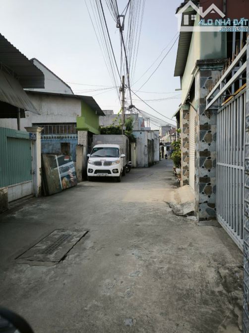 Siêu rẻ 198m2( 5x40) full thổ đường ô tô 1 sẹc DT743B ngay TTYT Dĩ An giá 4,5 tỷ