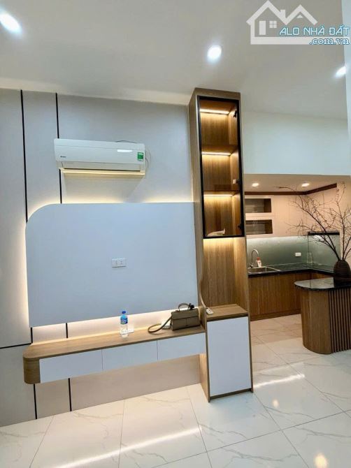 Nhỉnh 3,7 tỷ tập thể Vọng Hà, Hoàn Kiếm, Tầng 2, ô tô , 60m2 2pn nhà đẹp