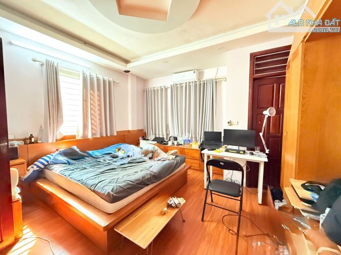 NHÀ GẦN HỒ ĐỀN LỪ– Ở SƯỚNG MÁT QUANH NĂM, Ô TÔ ĐỖ CỔNG – LÔ GÓC HIẾM 7 TỶ