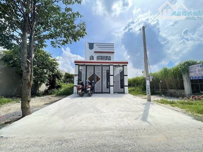 Nhà 1Trệt 1Lầu mới 100% đường nhựa số 64 hẻm 1/ Nguyễn Thị Lắng,Tân Phú Trung,Củ Chi 130m2 - 1