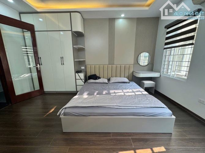 CHỈ 8,4 TỶ – NHÀ 5 TẦNG BẰNG LIỆT, 35M² – Ô TÔ CÁCH 50M – Ở NGAY ĐÓN TẾT