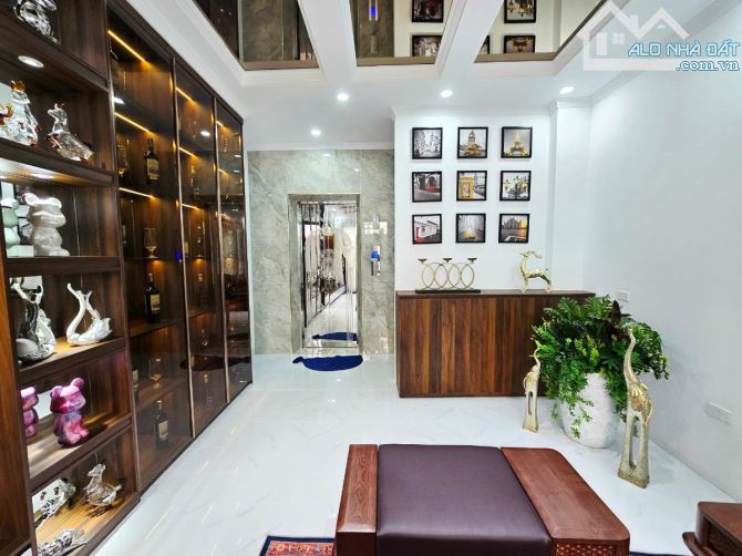 BÁN NHÀ XUÂN LA 12,3 TỶ 40m 6T THANG MÁY MT5m NHÀ MỚI NGÕ TO GẦN PHỐ VÀI BƯỚC RA HỒ TÂY