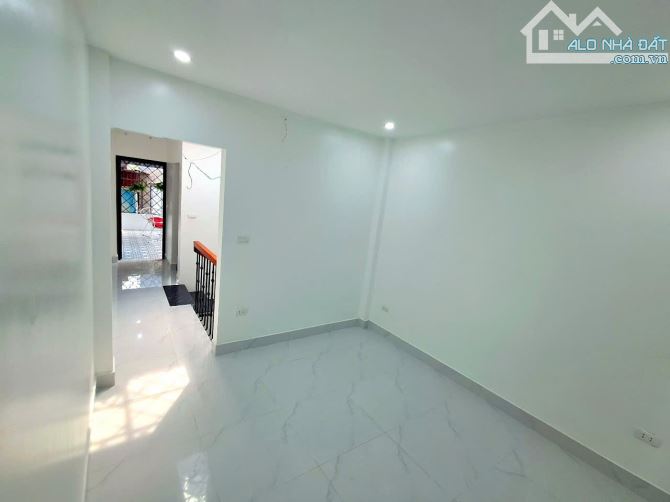 9,1 TỶ- 40M2-4 TẦNG LÔ GÓC-5 PHÒNG-FULL NỘI THẤT-HỒNG MAI-BẠCH MAI