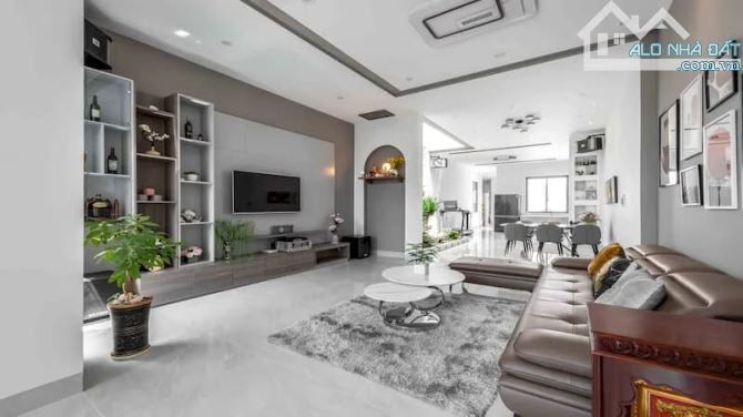 BÁN NHÀ MỚI XUÂN LA, NGÕ Ô TÔ, GẦN HỒ TÂY, TIỆN DI CHUYỂN, GIÁ TỐT, 43M2, 13,5 TỶ