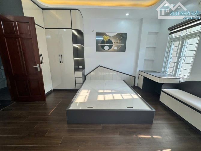 CHỈ 8,4 TỶ – NHÀ 5 TẦNG BẰNG LIỆT, 35M² – Ô TÔ CÁCH 50M – Ở NGAY ĐÓN TẾT