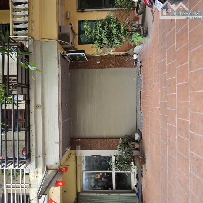 Chủ nợ 5 tỷ - Bán Gấp Nhà Nghĩa Đô. 5 tầng, 2 thoáng, oto chạy vòng quanh, kd, duy nhất 1