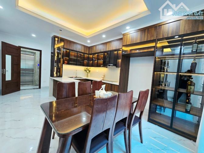 BÁN NHÀ XUÂN LA 12,3 TỶ 40m 6T THANG MÁY MT5m NHÀ MỚI NGÕ TO GẦN PHỐ VÀI BƯỚC RA HỒ TÂY