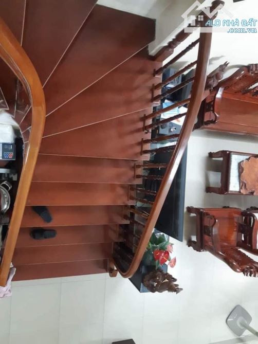 Cần bán trước tết nhà 60m xây kiên cố, thiết kế 4 ngủ, giá 6,79 tủ