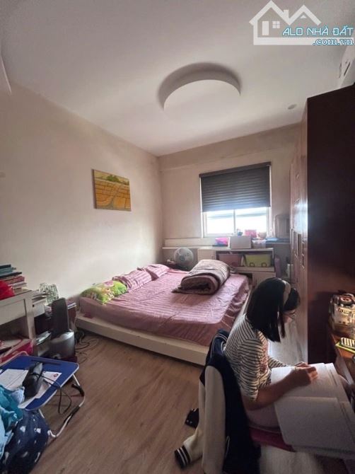 BÁN CĂN HỘ CHUNG CƯ CAO CẤP - MẶT PHỐ 18 TAM TRINH DT 110M2- 3 PHÒNG NGỦ - LÔ GÓC - 2 LÔ G