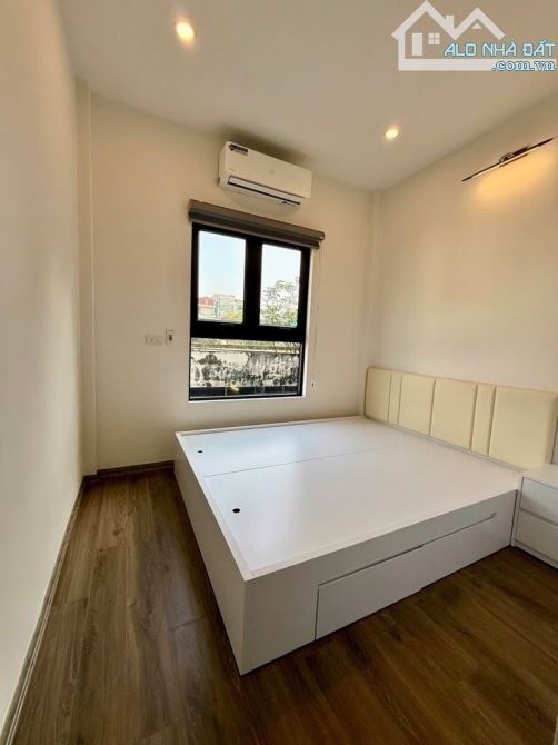 BÁN NHÀ PHỐ THÁI HÀ 30M2 PHÂN LÔ - Ô TÔ CHẠY VÒNG QUANH - Ô TÔ ĐỖ SÁT CỬA - VIEW BỂ BƠI