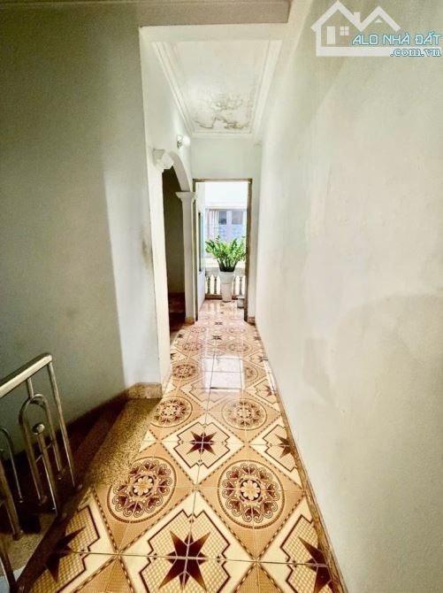 PHỐ MINH KHAI -QUẬN HAI BÀ TRƯNG -45 m2-3 TẦNG -MẶT TIỀN 3.7 - Giá chào 8tỷ 350