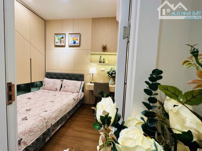 Nhà HỒ BA MẪU, trung tâm Đống Đa - 50m2 x 5T - 20m ra Ô TÔ TRÁNH - Sổ Vuông Đẹp Long Lanh.