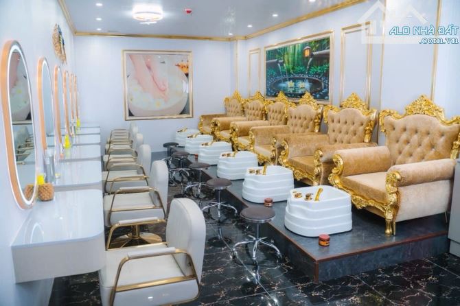 TOÀ NHÀ 7 TẦNG - DT 240M2 - NGANG 9M - GIÁ 8x.X Tỷ - 4