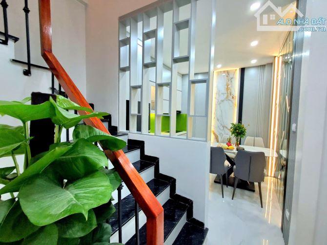 9,1 TỶ- 40M2-4 TẦNG LÔ GÓC-5 PHÒNG-FULL NỘI THẤT-HỒNG MAI-BẠCH MAI