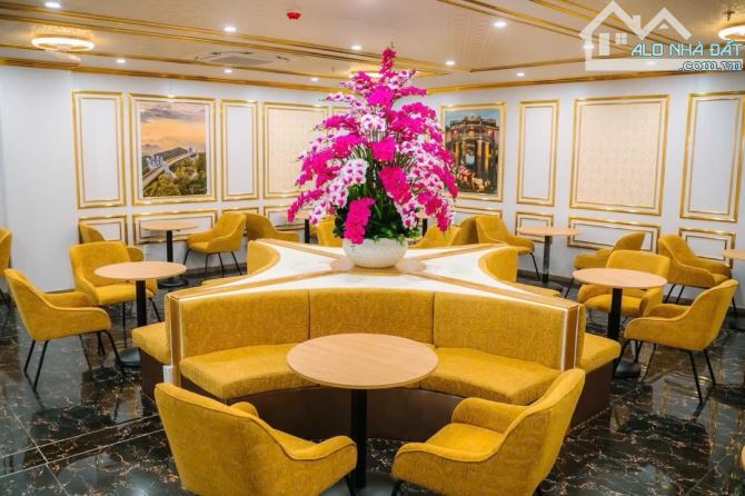 TOÀ NHÀ 7 TẦNG - DT 240M2 - NGANG 9M - GIÁ 8x.X Tỷ - 5